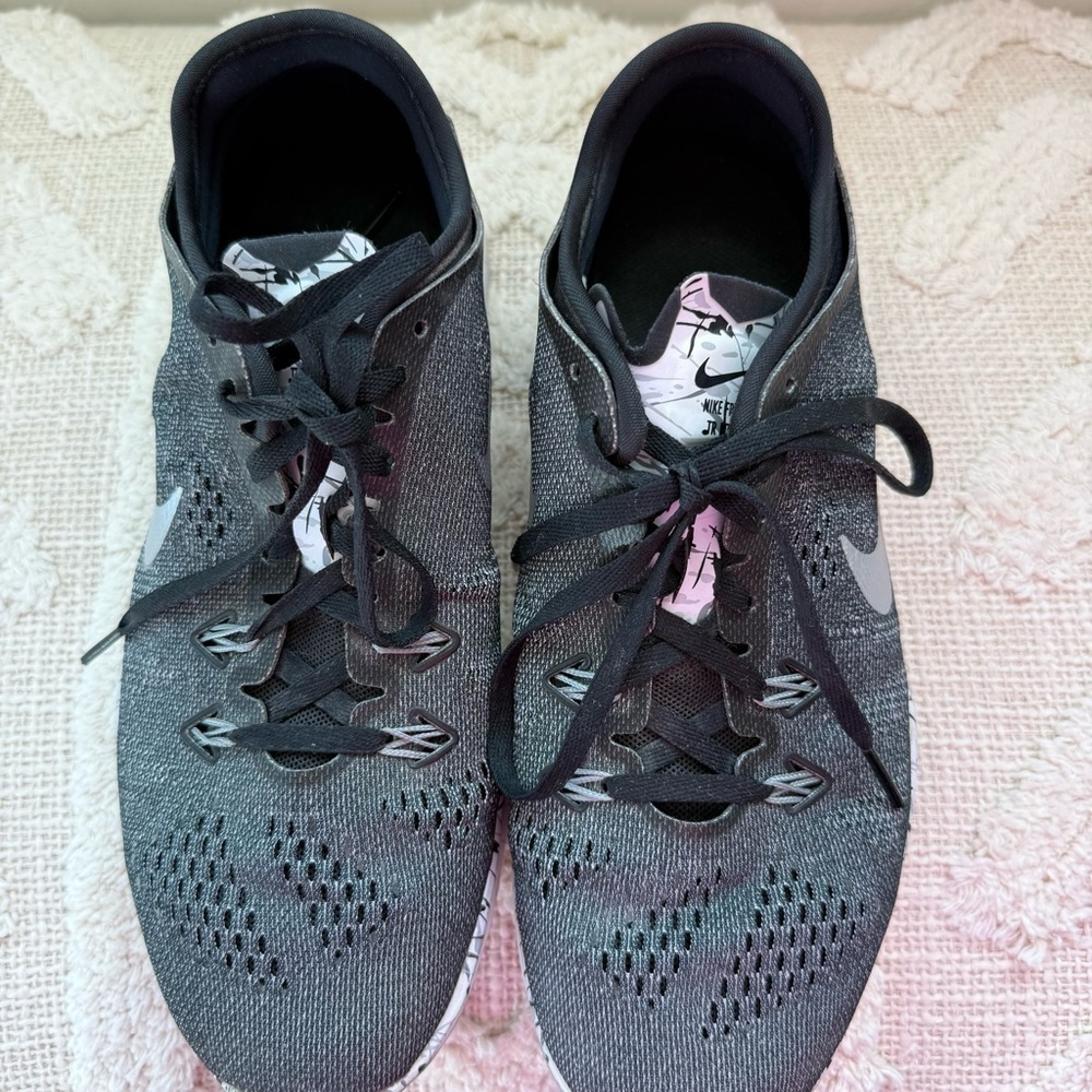 Nike Women’s TR MT 5.0 Nike Free Black & White Paint Splatter Athletic Sneakers - Picture 7 of 8
